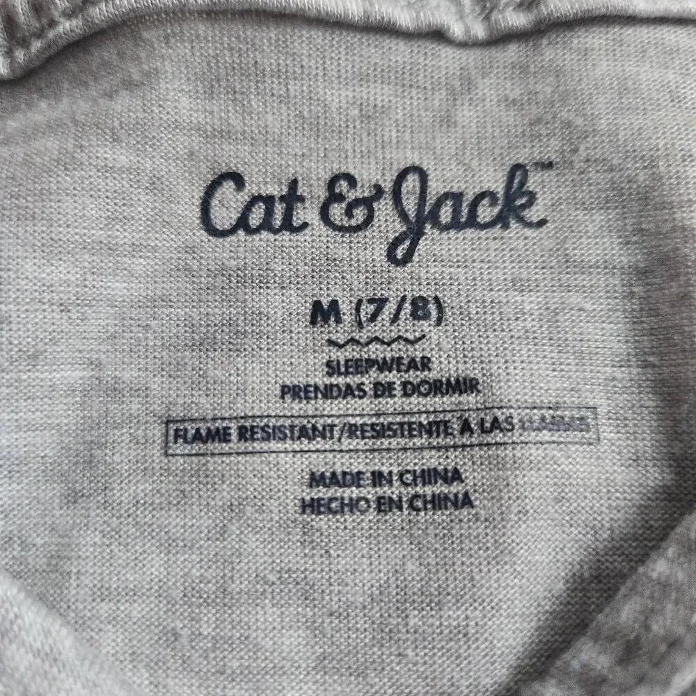 Cat & Jack Christmas pajama shirt M7/8